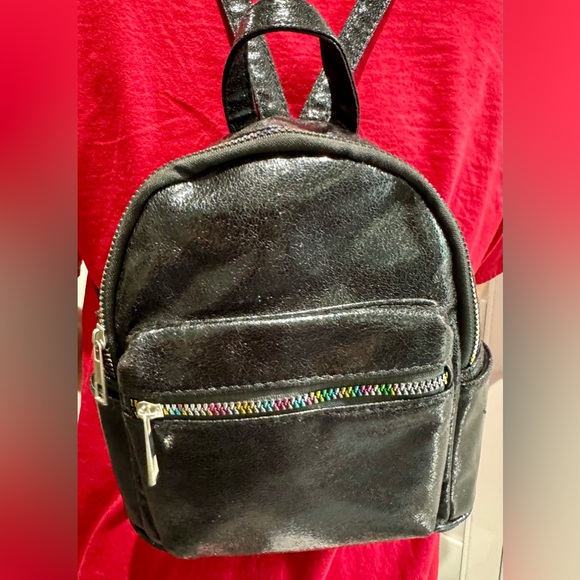 Mini backpack. - Picture 4 of 8